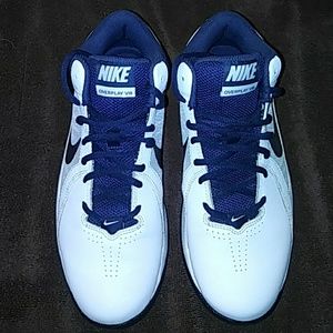 Nike Overplay III athletic shoes/Sneakers Men 7.5